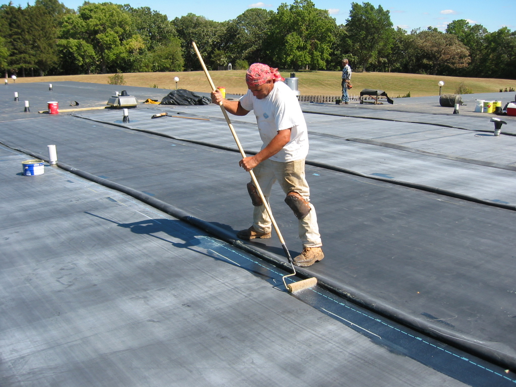 White EPDM Reflective Roofing for Houston Commercial Roofs